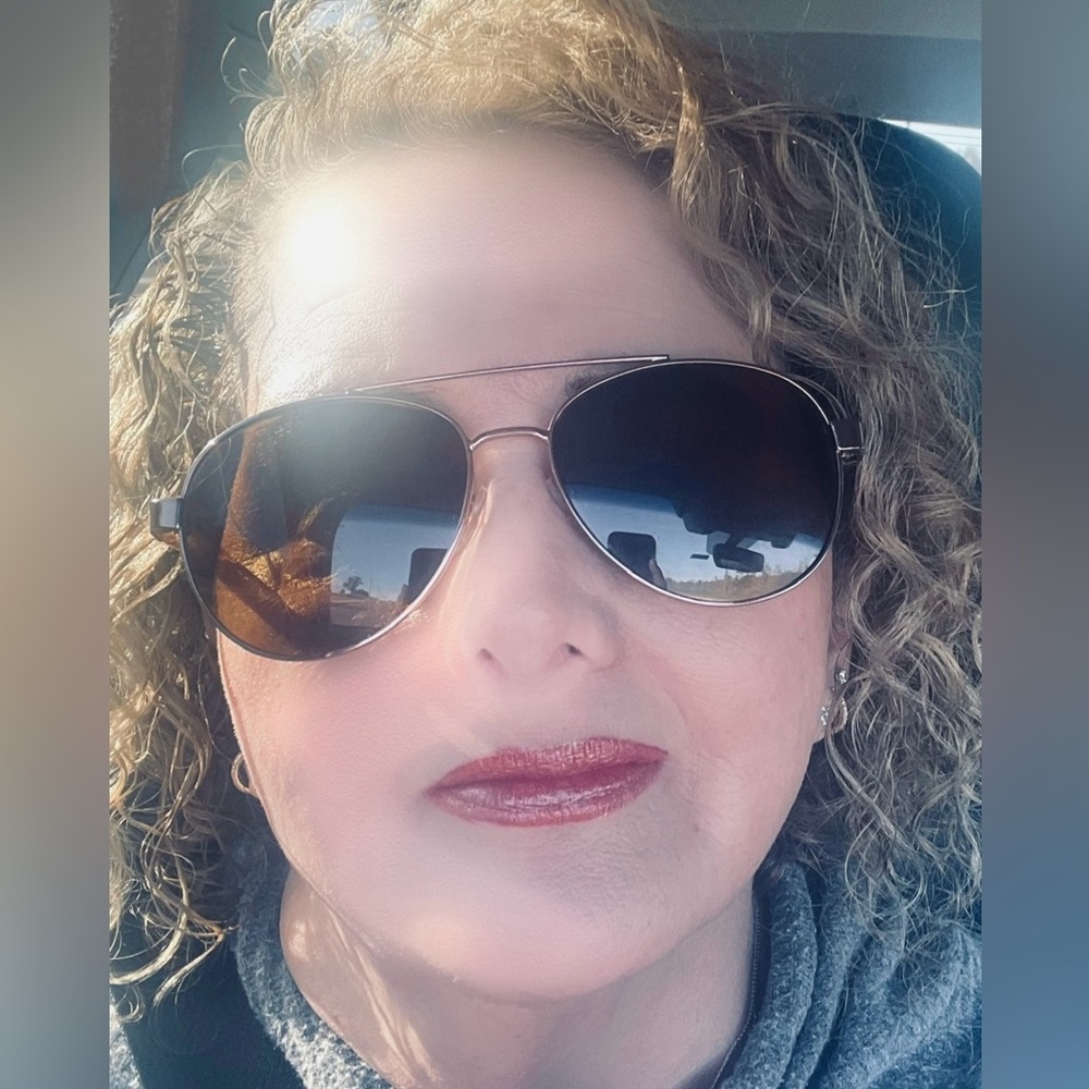 Meet your Posher, Tiffani